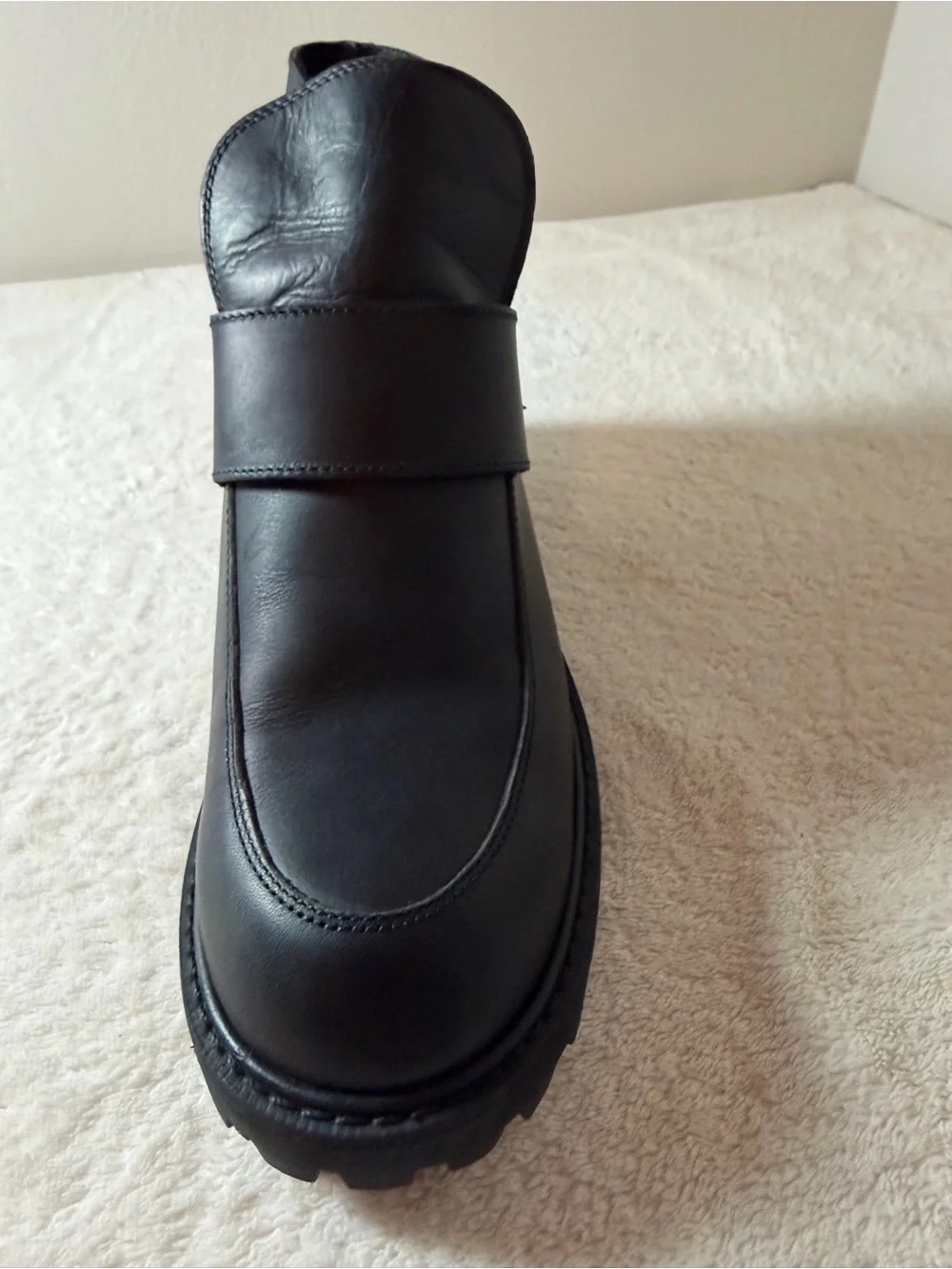 Skechers Women’s  Black Leather Slip-On Chelsea Boots